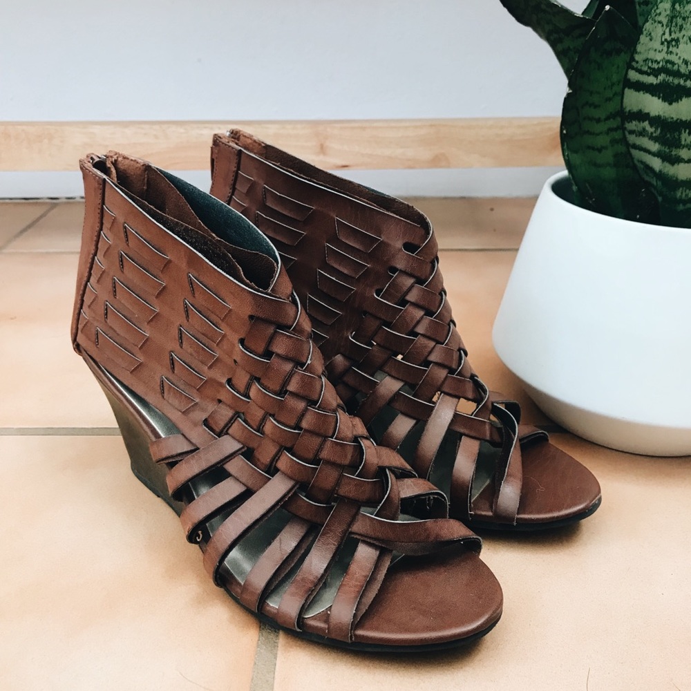 American Eagle Cognac Strappy Heels